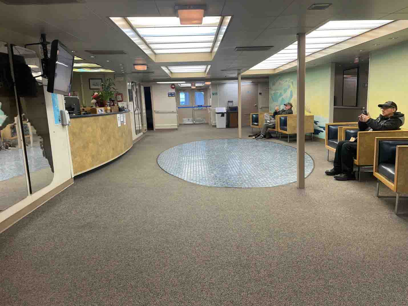 I guess you could call this the lobby. The purser’s desk is on the left.